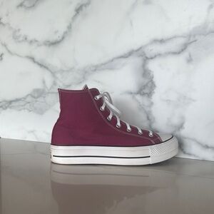 Converse Purple High-Top Sneakers Classic Design